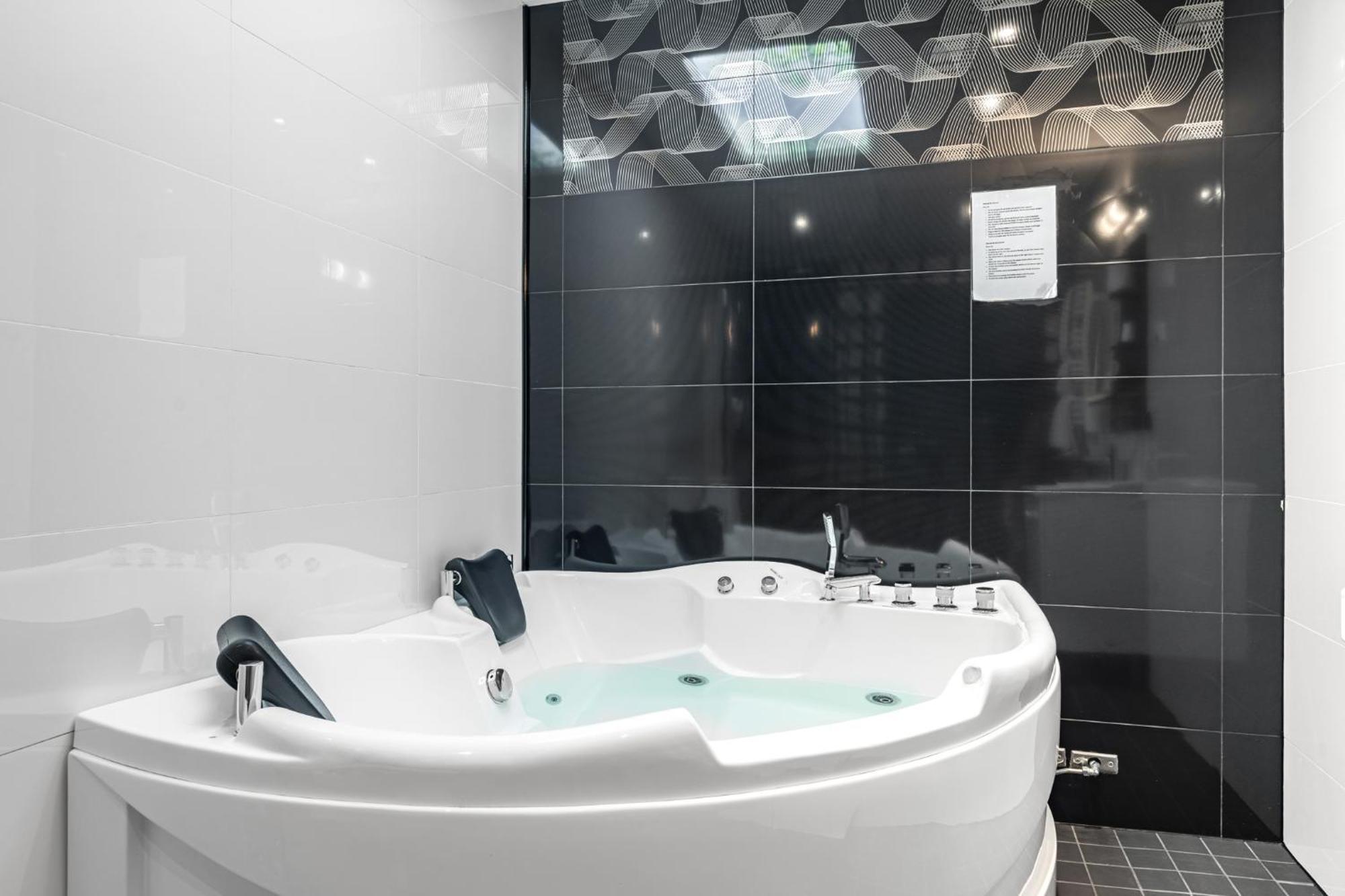 Stockholm Inn Hotell 3*